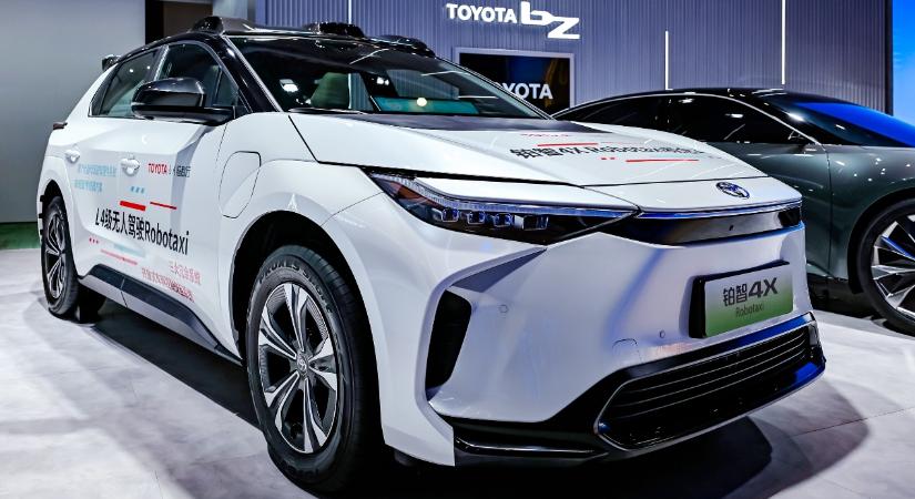Robotaxi lett a Toyota családi villanyautójából