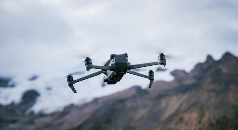 Drónpilóta segített megtalálni a 2 hétig fagyban bujkáló kölyökkutyát