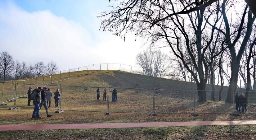 Április közepére elkészülhet a csúszdapark