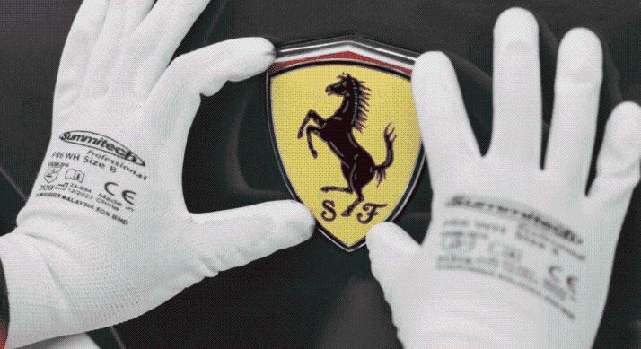 A Ferrari új elektromos modellje brutális lesz – megérkeztek az első képek a Luce műszerfaláról