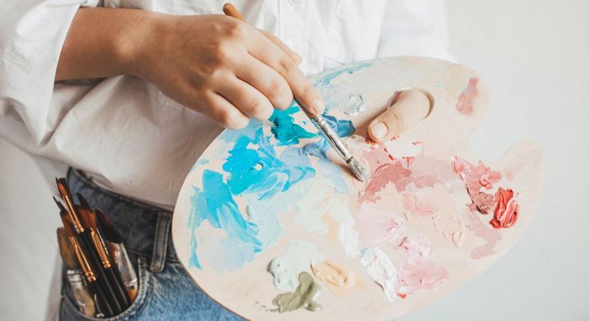 Cseh festőművész érkezik és Világörökségi séta is lesz Pécsen