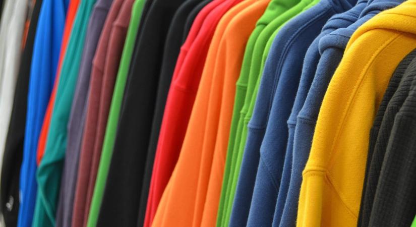Az EU megtiltja az eladatlan ruhák megsemmisítését