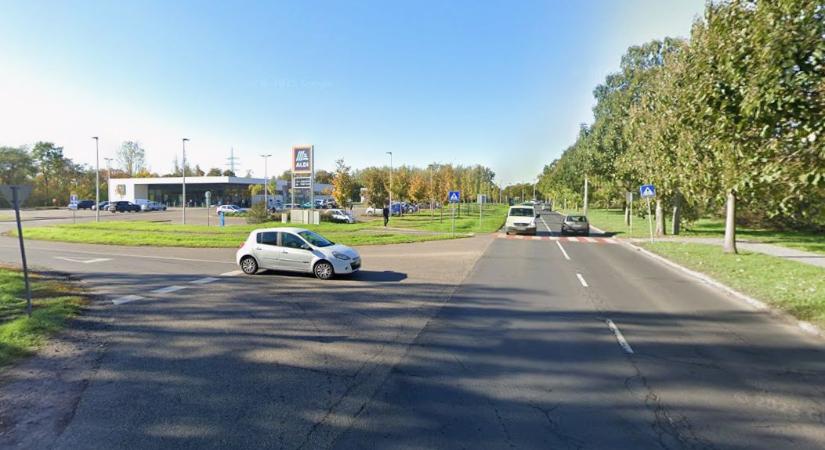 Kisteher- és személyautó ütközött Debrecenben