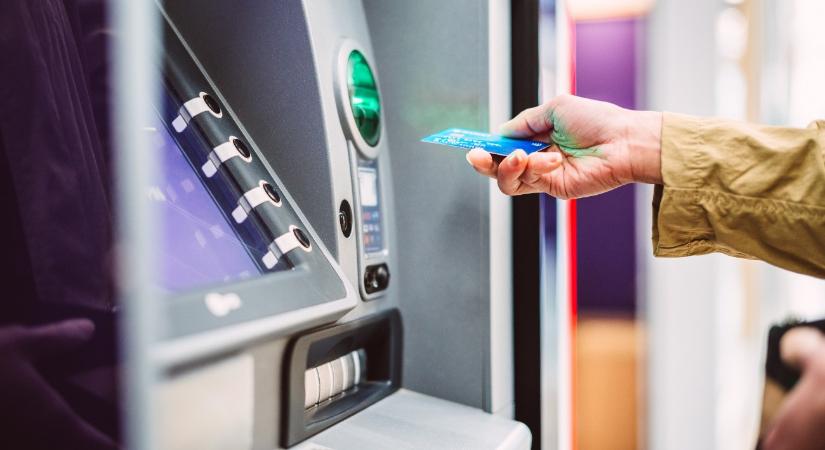 Kiterjedt leállás van egy magyar nagybanknál