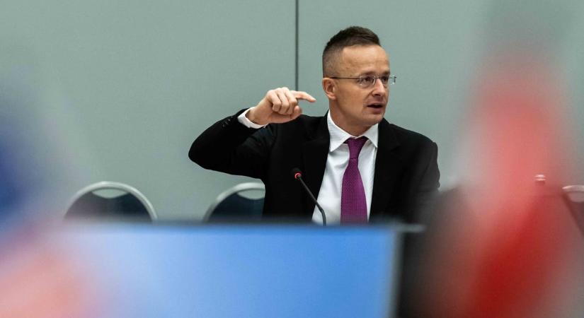 Megszólalt Szijjártó Péter a gödi akkugyári mérgezésekről: ő is feljelent