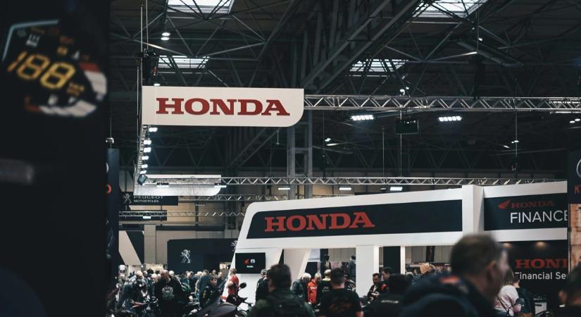 Zsinórban a negyedik éve csökken japán második legnagyobb autógyártójának üzemi eredménye