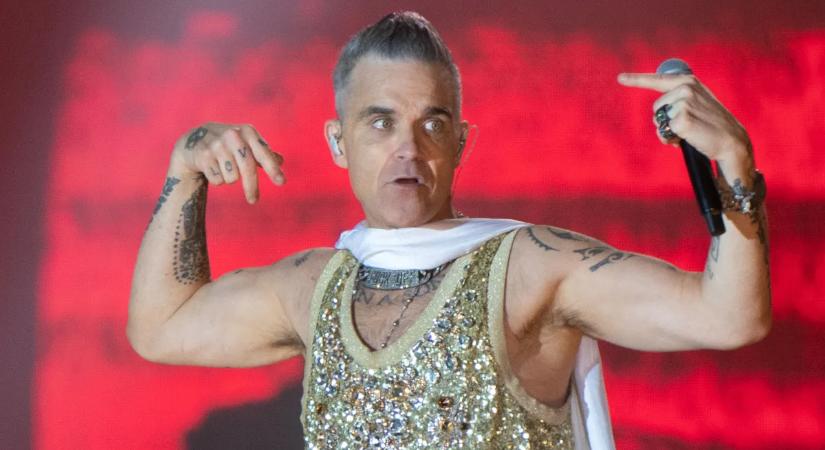 "Nincs értelme elkényeztetett gyerekeket nevelni": Robbie Williams megmutatta gyermekeit