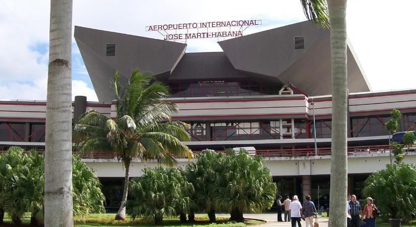 Súlyos üzemanyaghiány miatt törlik kubai járataikat a légitársaságok