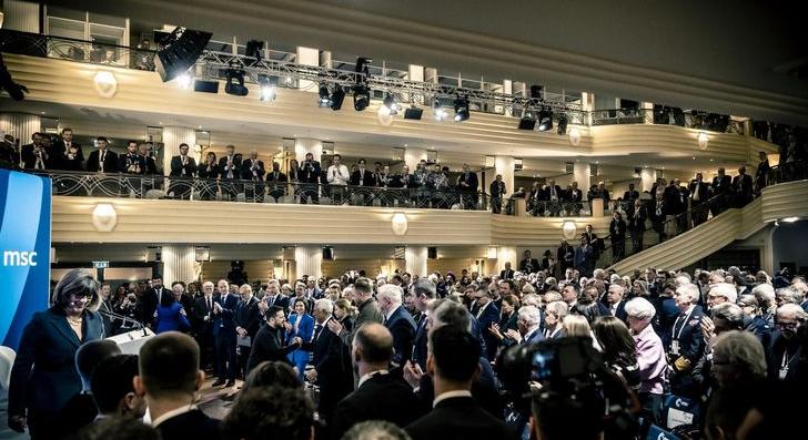 „Rombológolyó-politika”: felfordulás fenyegeti Európát?