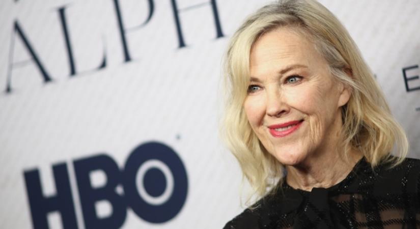 Súlyos betegségben szenvedett Catherine O'Hara, a Reszkessetek, betörők McCallister anyukája: most derült csak fény a színésznő halálának valódi okára