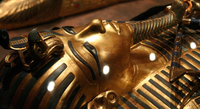 3300 éves titokra derült fény, Tutanhamon olyasmit hordott a lábán, amitől az ellenségeinek még a sírban is megállt az ereiben a vér