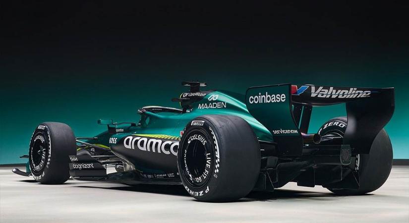 Miért volt fekete Alonso idei F1-autója a teszten?