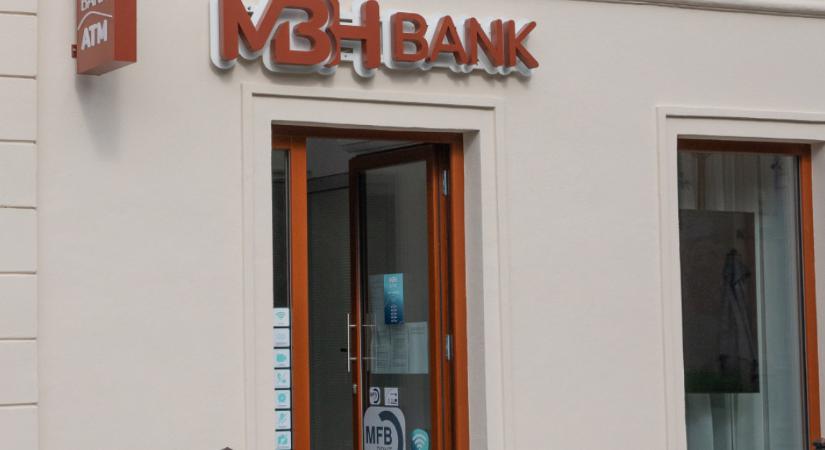 Leállt az egyik legnagyobb magyar bank