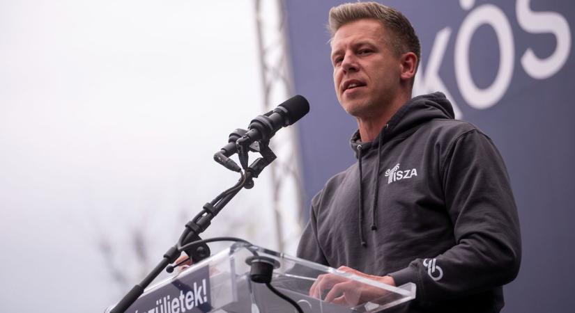 Szijjártó Péter rágalmazás miatt feljelenti Magyar Pétert