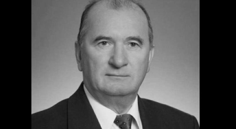 Egykori jegyzőjét gyászolja Tiszaújváros