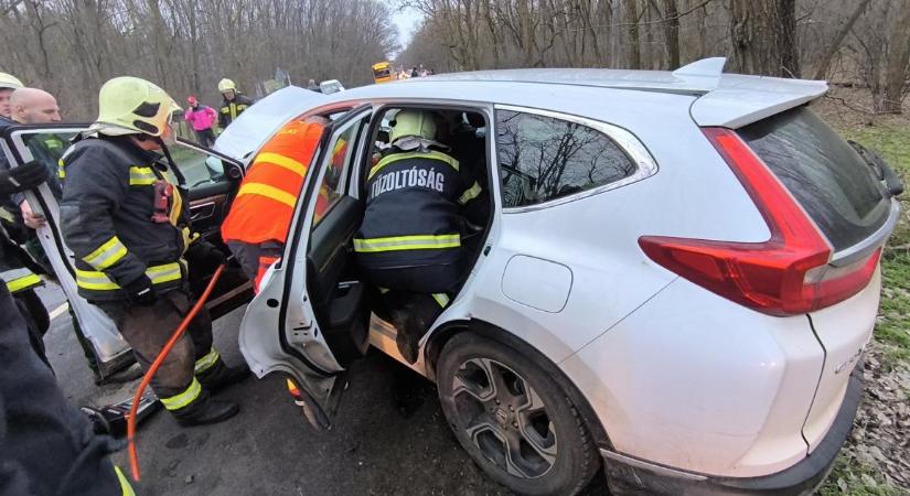 Feszítővágóval kellett kiszabadítani a hosszúpályi halálos baleset áldozatát – fotókkal