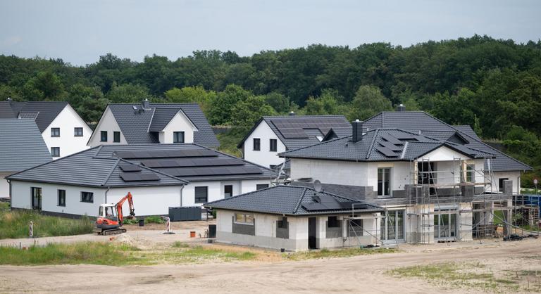 Belenyúl a kormány a lakáspiacba, számos könnyítés mellett résen is kell lenni