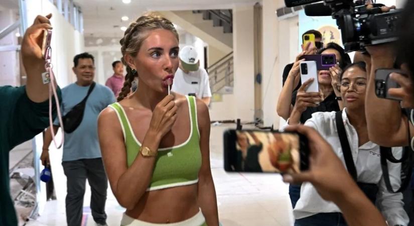 Ledobta a bombát a pornósztár: újabb sokkoló szexrekordot állított fel Bonnie Blue