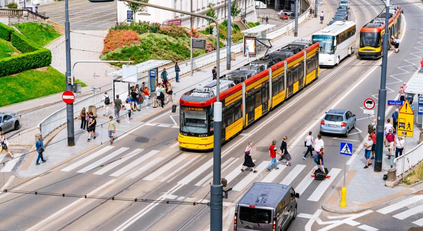Kemény figyelmeztetést kaptak a lengyelek: hamar leminősítés lehet a vége