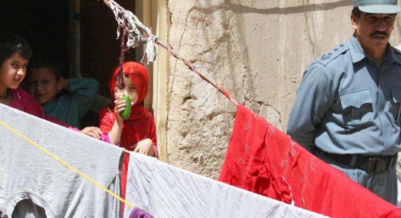 Gyerekek és nők a tálib rezsim fogságában