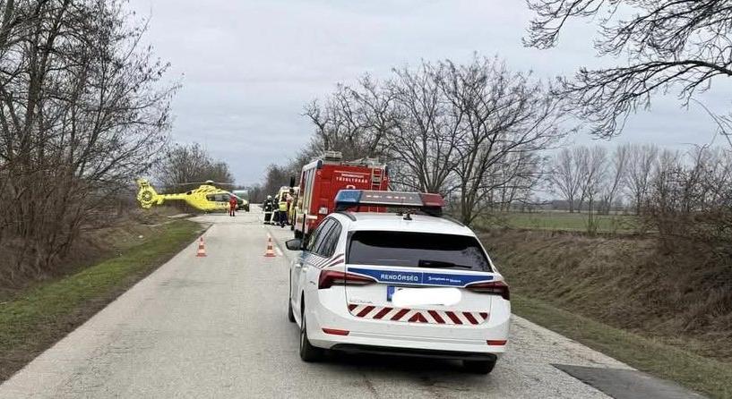 Vezetés közben rosszul lett és meghalt egy 52 éves férfi Jászapátinál