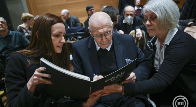 Kurtág György díszdoktor lett a Zeneakadémián