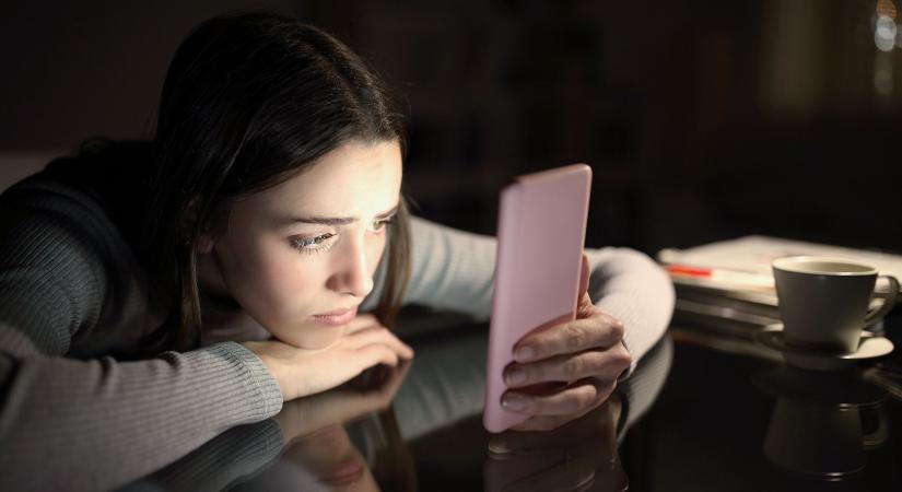 Pellengéren az Instagram és a YouTube „függőséggépezetei"