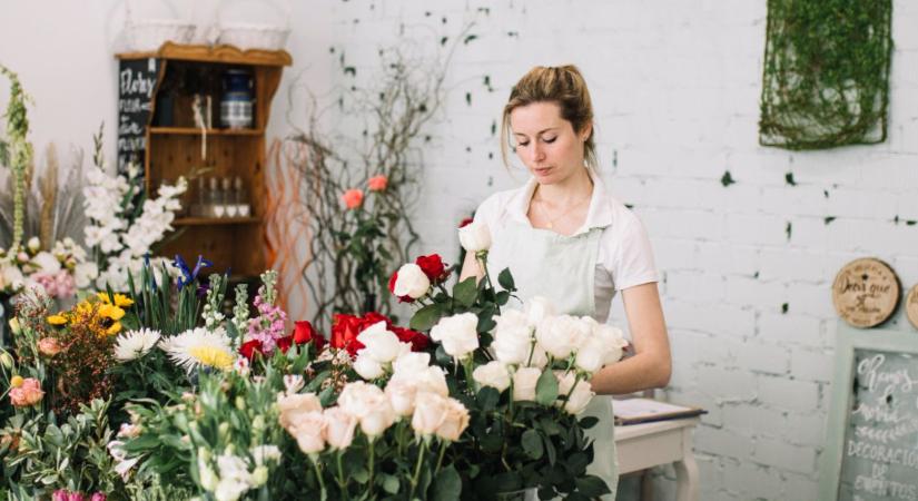 Virág, csoki, számla? Valentin-napra készül a NAV