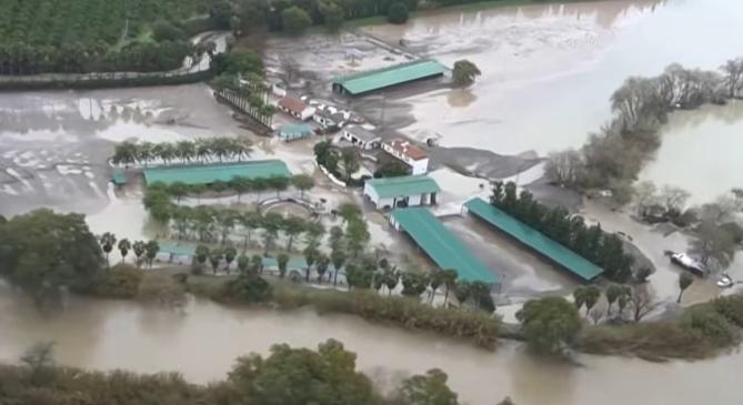 20 nap alatt 2 méternyi eső hullott Spanyolország déli felén