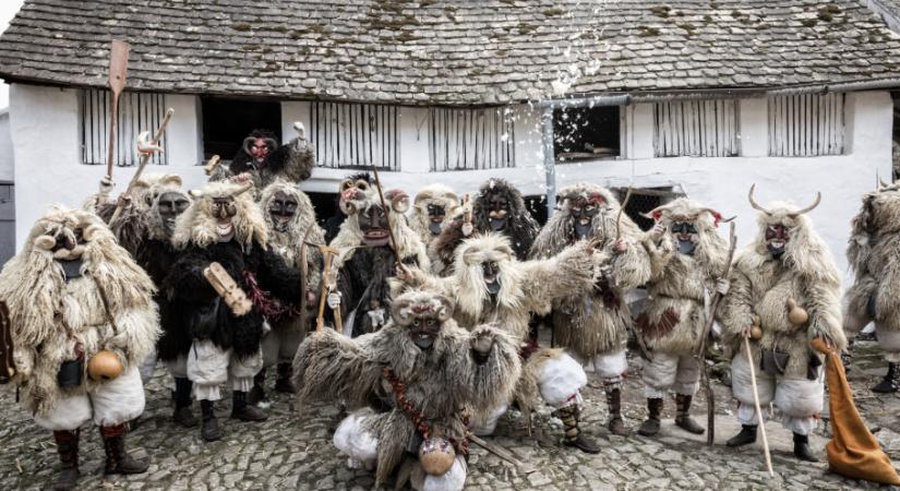 4 különleges hazai farsangi ünnep, ahol a tél elűzése olykor egészen meghökkentő formát ölt