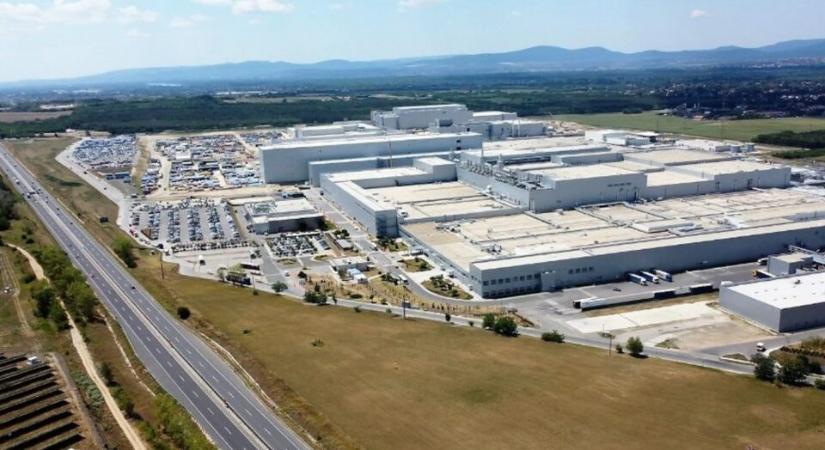 Magyar Péter: kivizsgálunk minden visszaélést az akkumulátor iparral kapcsolatban!