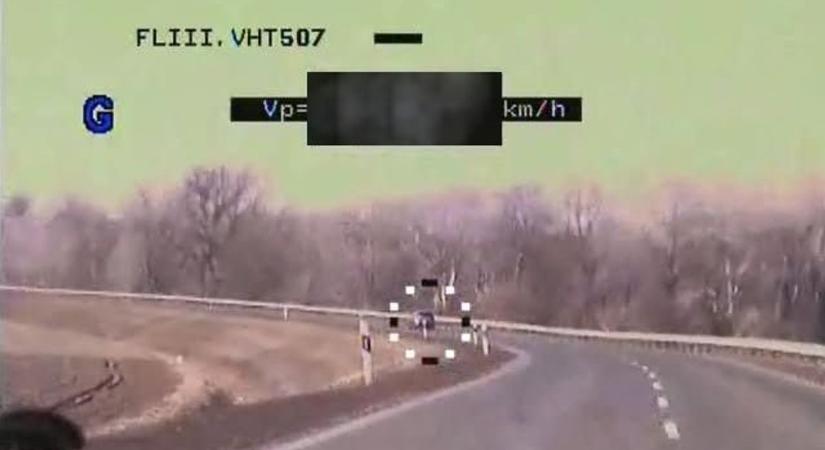 Elképesztő tempóban száguldozott az esztergomi sofőr, még a rendőrök is ledöbbentek