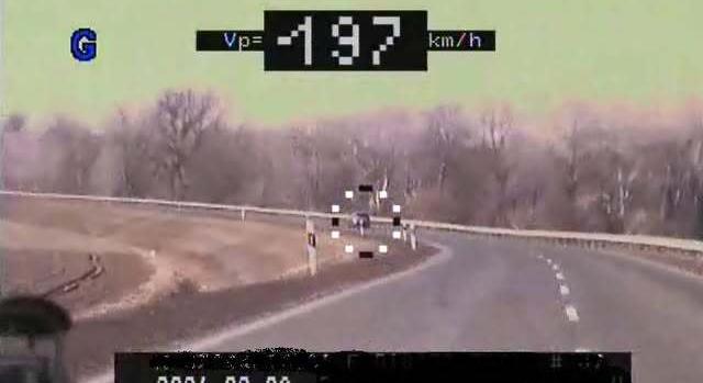 197 km/órával száguldott egy autós Esztergomnál – ennyit kell fizetnie