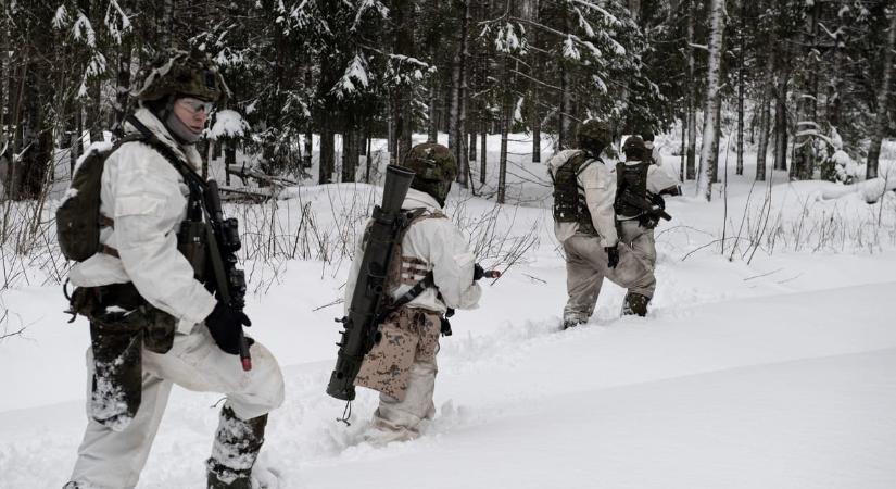 Észt hírszerzés: Oroszország folytatja a hibrid hadviselést a NATO ellen, és nem érdekelt a béketárgyalásokban