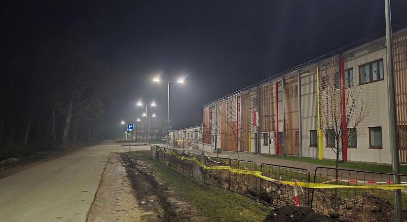 Egy teljes utca kapott új, ledes közvilágítást