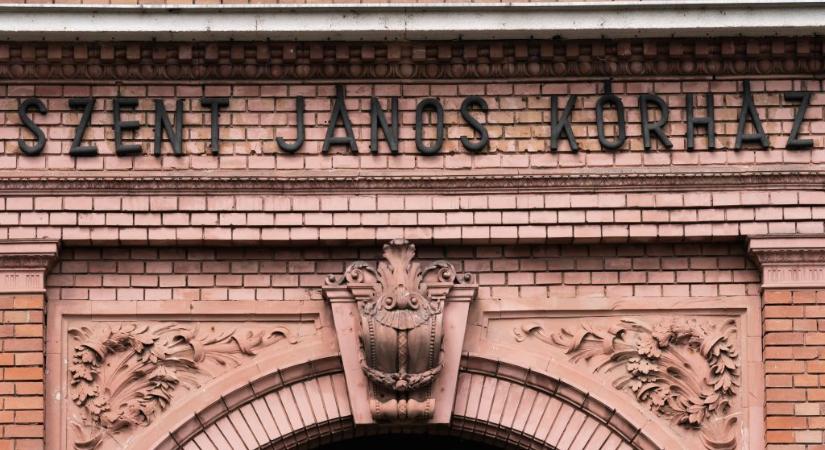 Csőtörés: szennyvíz ömlött a plafonból a Szent János Kórházban