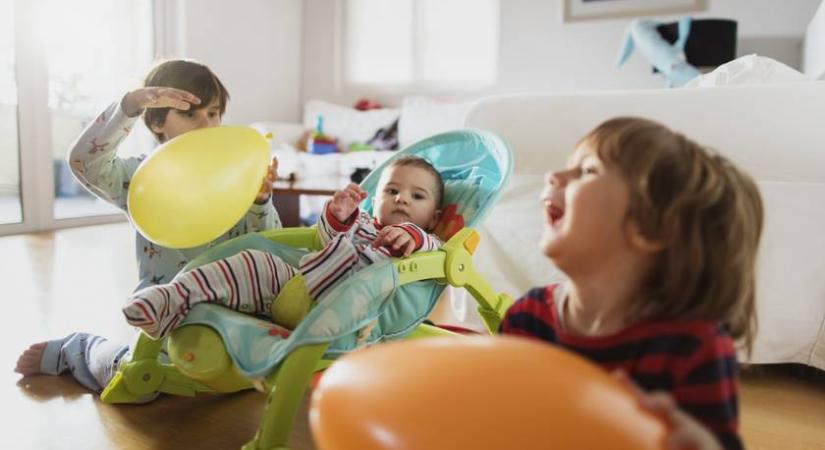 Ezért olyan hangosak a 2-3 éves gyerekek - A szakember magyarázata