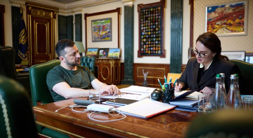 Zelenszkij az energiahiány körülményei között új programokat helyezett kilátásba a lakosság és a kistérségek támogatására