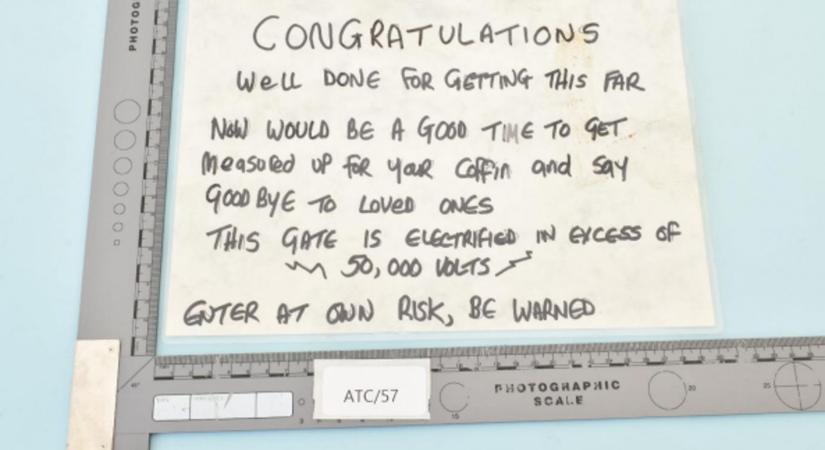 A Reszkessetek, betörők mintájára akarta megvédeni a házát egy angol díler, hét évet kapott