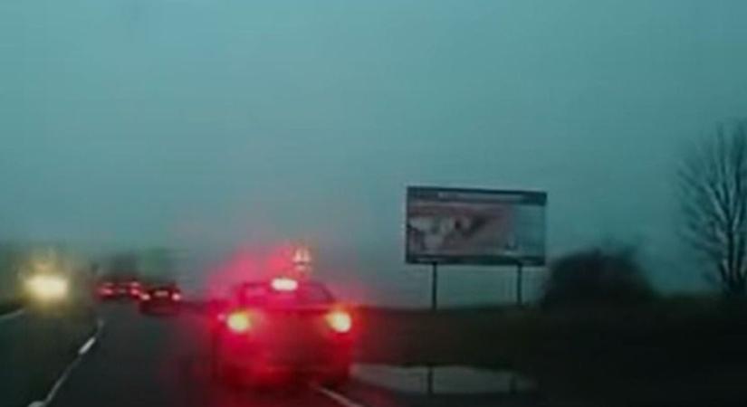 Bedrogozva kacsázott a 8-ason – videón a veszélyes ámokfutás