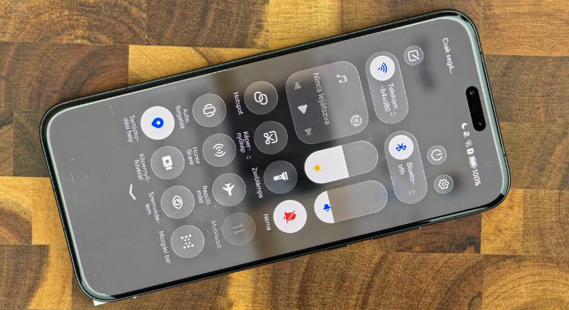 Húszmillió mobilara adta ki a Honor a tízparancsot