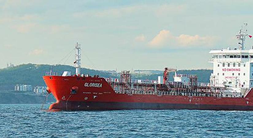 Izzik az olajpiac: rendkívüli jelzést kaptak az amerikai hajók