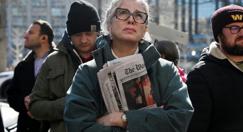 Megmentőként üdvözölték Bezost, most vele kerülhet halálspirálba a Washington Post