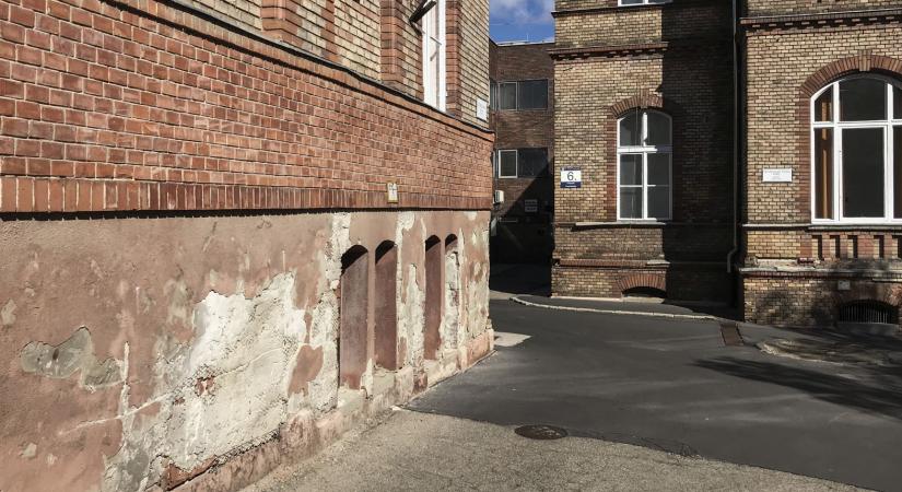 Csőtörés volt a János-kórházban