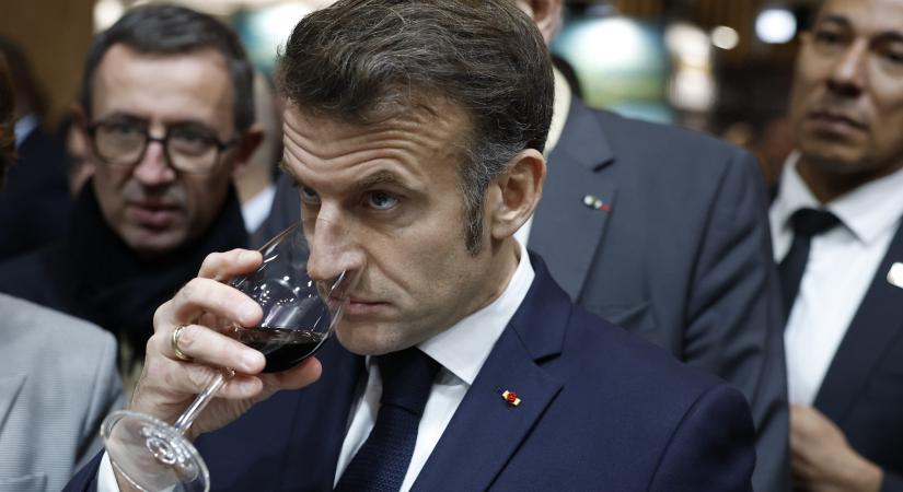 Moszkva: Készen állunk a legmagasabb szintű párbeszédre Párizzsal