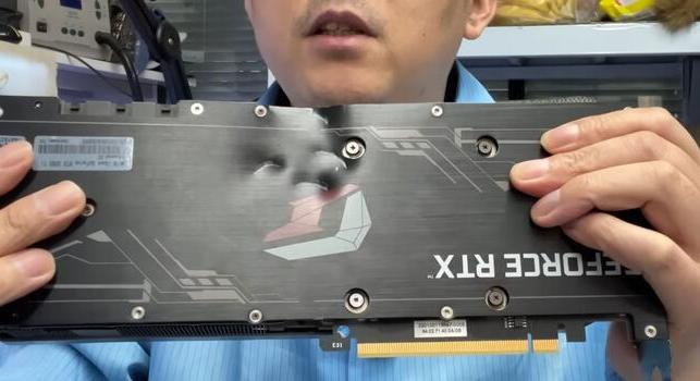 Barátnője bezúzta az RTX videókártyáját, de egy bátor technikus megmentette a VGA-t