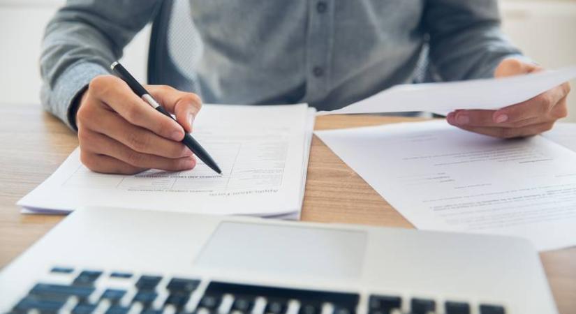 Újra lecsap a NAV: kétmillióra is bírságolhatnak, ha ezt elmulasztod