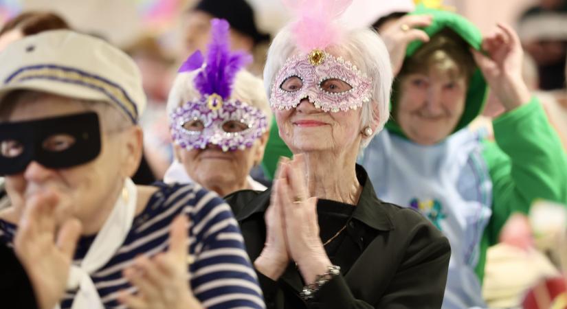 Báloztak a nyugdíjasok