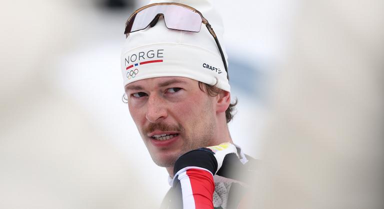 Szerelmi dráma élő adásban, könnyek között vallotta be a sílövő, hogy megcsalta a barátnőjét