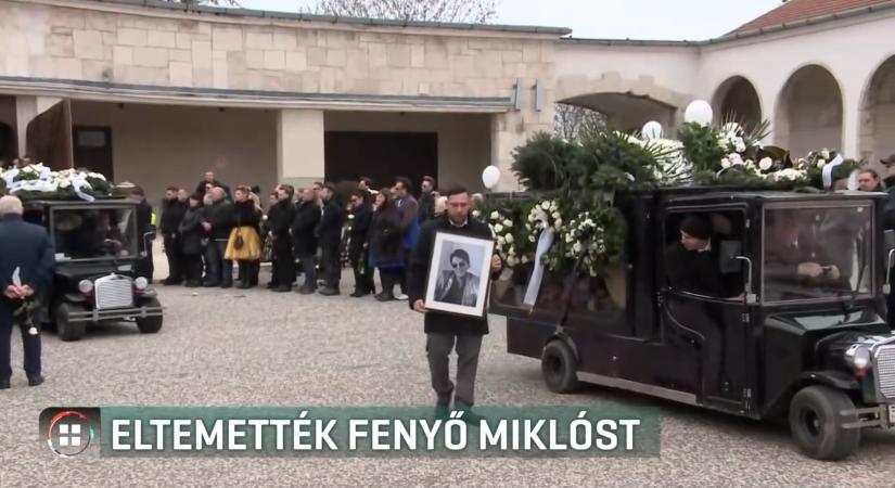 Saját zenéjére búcsúztatták Fenyő Miklóst - a legenda január végén hunyt el